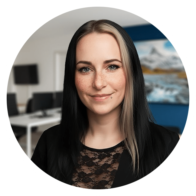 Sandrine, graphiste et community manager chez YETY à Sion en Valais